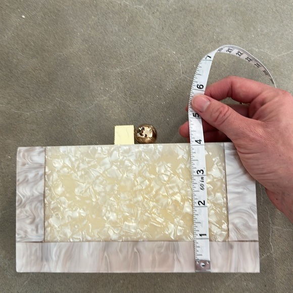 Pearl Clutch - Picture 9 of 10